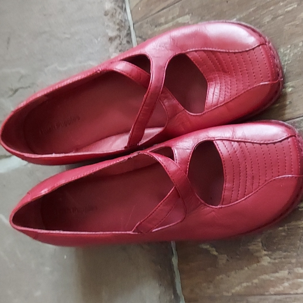 Hush puppy size 10 red leather loafers